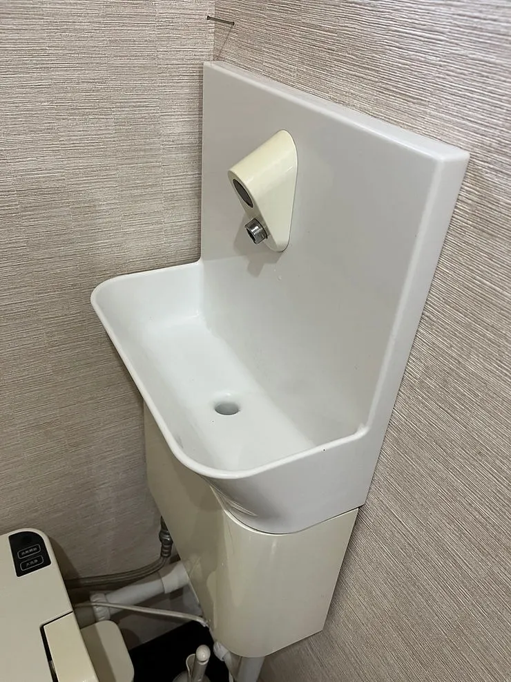手洗い場もくすみが無くなりスーパーホワイトに